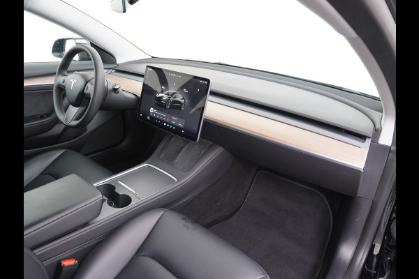 Tesla Model 3 // RWD // Long Range 75kWh Warmtepomp Leder Autopilot Premium Luidspr. FSD-3 Computer Navi Ecc Adap.Cruise Draadloos GSM Laden C Stoel+Stuurverwarming Elek.Achterklep AMD-Ryzen™ Processor Led DAB Spotify 1e Eigenaar Origineel Nederlandse Auto Fabrieksgarantie op Accu en motor tot 13-06-2031 Grootste Actieradius !!