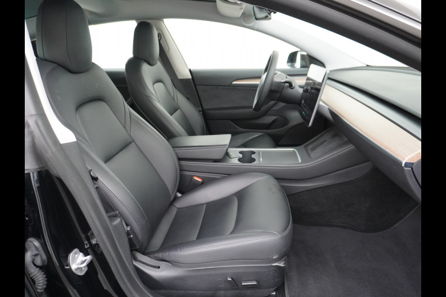 Tesla Model 3 // RWD // Long Range 75kWh Warmtepomp Leder Autopilot Premium Luidspr. FSD-3 Computer Navi Ecc Adap.Cruise Draadloos GSM Laden C Stoel+Stuurverwarming Elek.Achterklep AMD-Ryzen™ Processor Led DAB Spotify 1e Eigenaar Origineel Nederlandse Auto Fabrieksgarantie op Accu en motor tot 13-06-2031 Grootste Actieradius !!