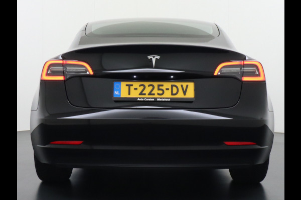 Tesla Model 3 // RWD // Long Range 75kWh Warmtepomp Leder Autopilot Premium Luidspr. FSD-3 Computer Navi Ecc Adap.Cruise Draadloos GSM Laden C Stoel+Stuurverwarming Elek.Achterklep AMD-Ryzen™ Processor Led DAB Spotify 1e Eigenaar Origineel Nederlandse Auto Fabrieksgarantie op Accu en motor tot 13-06-2031 Grootste Actieradius !!