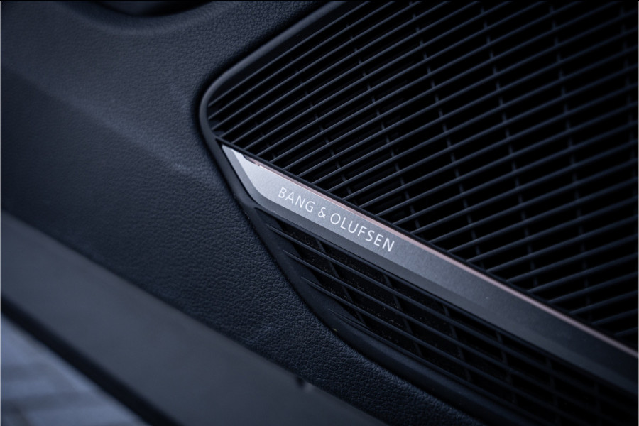 Audi RS5 Coupé 2.9 TFSI quattro - NL auto! l Panorama l Massage l 360cam