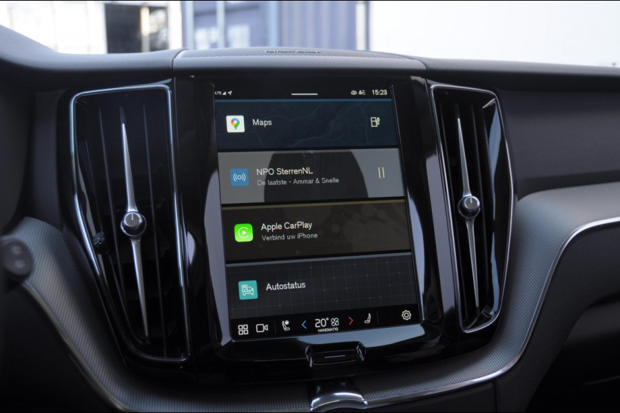 Volvo XC60 T6 350PK Automaat AWD Plus Dark / Adaptieve cruise control / Parkeersensoren met 360 camera / Stoel - en stuurwielverwarming / Elektrische stoelen met geheugen / Getint glas / Apple carplay / Keyless entry / Elektrische achterklep