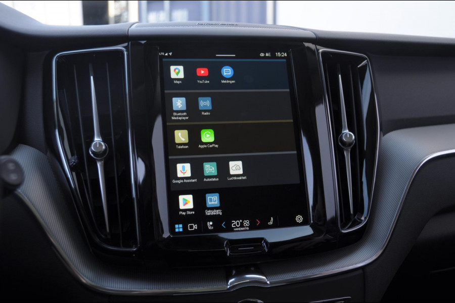Volvo XC60 T6 350PK Automaat AWD Plus Dark / Adaptieve cruise control / Parkeersensoren met 360 camera / Stoel - en stuurwielverwarming / Elektrische stoelen met geheugen / Getint glas / Apple carplay / Keyless entry / Elektrische achterklep