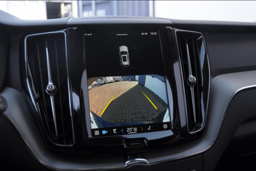 Volvo XC60 T6 350PK Automaat AWD Plus Dark / Adaptieve cruise control / Parkeersensoren met 360 camera / Stoel - en stuurwielverwarming / Elektrische stoelen met geheugen / Getint glas / Apple carplay / Keyless entry / Elektrische achterklep