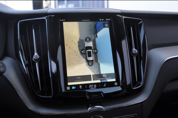 Volvo XC60 T6 350PK Automaat AWD Plus Dark / Adaptieve cruise control / Parkeersensoren met 360 camera / Stoel - en stuurwielverwarming / Elektrische stoelen met geheugen / Getint glas / Apple carplay / Keyless entry / Elektrische achterklep