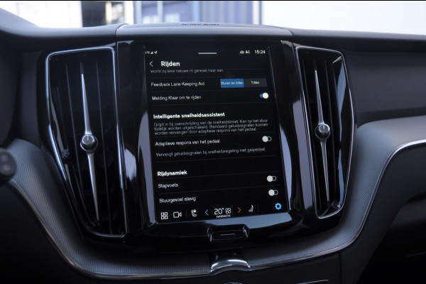 Volvo XC60 T6 350PK Automaat AWD Plus Dark / Adaptieve cruise control / Parkeersensoren met 360 camera / Stoel - en stuurwielverwarming / Elektrische stoelen met geheugen / Getint glas / Apple carplay / Keyless entry / Elektrische achterklep
