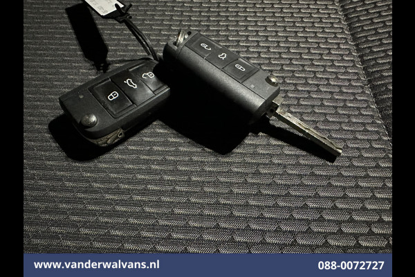 Volkswagen Transporter 2.0 TDI 150pk L2H1 Euro6 Airco | 2500kg Trekhaak | Apple Carplay | Android Auto Parkeersensoren, Cruisecontrol