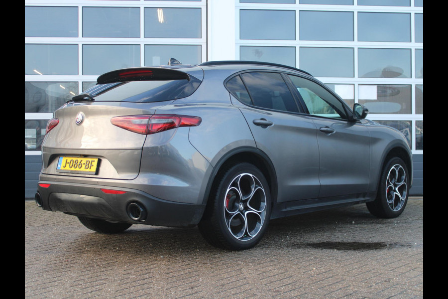 Alfa Romeo Stelvio 2.0 Turbo Aut. AWD B-Tech | Navi | Xenon | Camera | Veloce Int. | Schuif/Kanteldak | 20" | Apple Carplay | Keyless | Dashboard Leder