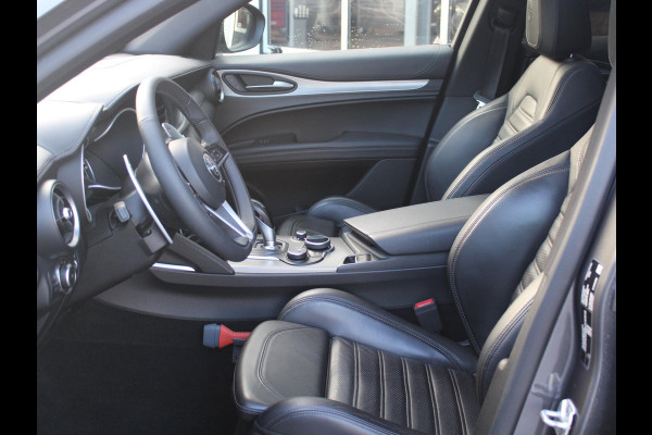 Alfa Romeo Stelvio 2.0 Turbo Aut. AWD B-Tech | Navi | Xenon | Camera | Veloce Int. | Schuif/Kanteldak | 20" | Apple Carplay | Keyless | Dashboard Leder