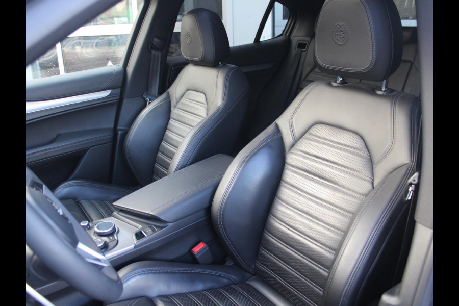 Alfa Romeo Stelvio 2.0 Turbo Aut. AWD B-Tech | Navi | Xenon | Camera | Veloce Int. | Schuif/Kanteldak | 20" | Apple Carplay | Keyless | Dashboard Leder