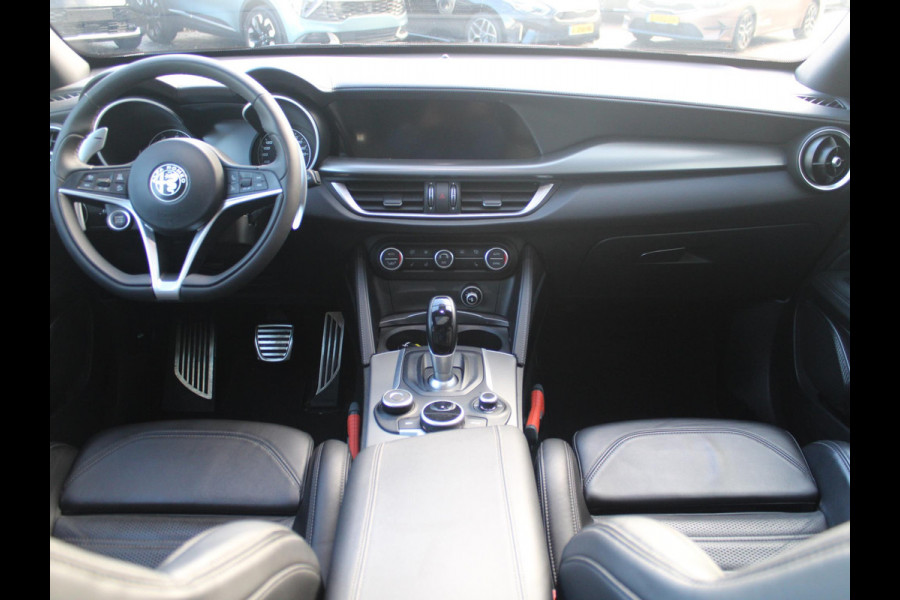 Alfa Romeo Stelvio 2.0 Turbo Aut. AWD B-Tech | Navi | Xenon | Camera | Veloce Int. | Schuif/Kanteldak | 20" | Apple Carplay | Keyless | Dashboard Leder