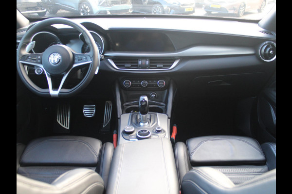 Alfa Romeo Stelvio 2.0 Turbo Aut. AWD B-Tech | Navi | Xenon | Camera | Veloce Int. | Schuif/Kanteldak | 20" | Apple Carplay | Keyless | Dashboard Leder