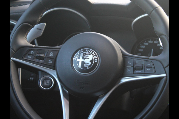 Alfa Romeo Stelvio 2.0 Turbo Aut. AWD B-Tech | Navi | Xenon | Camera | Veloce Int. | Schuif/Kanteldak | 20" | Apple Carplay | Keyless | Dashboard Leder
