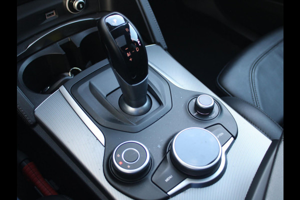 Alfa Romeo Stelvio 2.0 Turbo Aut. AWD B-Tech | Navi | Xenon | Camera | Veloce Int. | Schuif/Kanteldak | 20" | Apple Carplay | Keyless | Dashboard Leder
