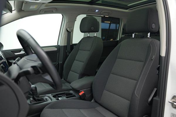 Volkswagen Touran 1.5 TSI Business 7p |Pano|Virtual|Keyless|Dodehoek|ACC|Camera| Volkswagen Touran 1.5 TSI Business 7p |Pano|Virtual|Keyless|Dodehoek|ACC|Camera|