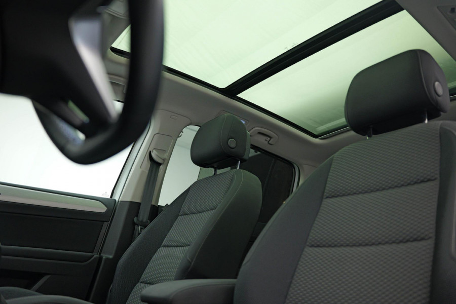 Volkswagen Touran 1.5 TSI Business 7p |Pano|Virtual|Keyless|Dodehoek|ACC|Camera| Volkswagen Touran 1.5 TSI Business 7p |Pano|Virtual|Keyless|Dodehoek|ACC|Camera|