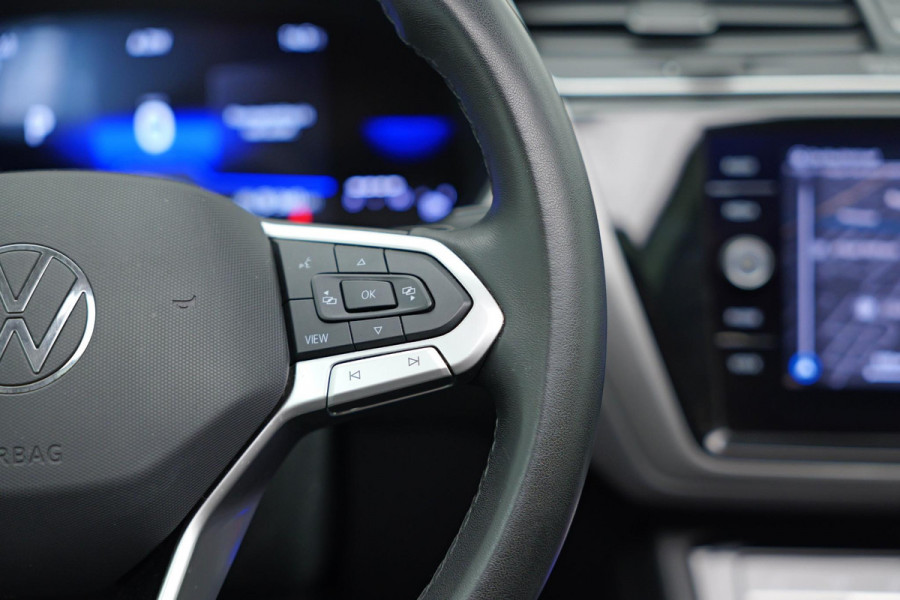 Volkswagen Touran 1.5 TSI Business 7p |Pano|Virtual|Keyless|Dodehoek|ACC|Camera| Volkswagen Touran 1.5 TSI Business 7p |Pano|Virtual|Keyless|Dodehoek|ACC|Camera|