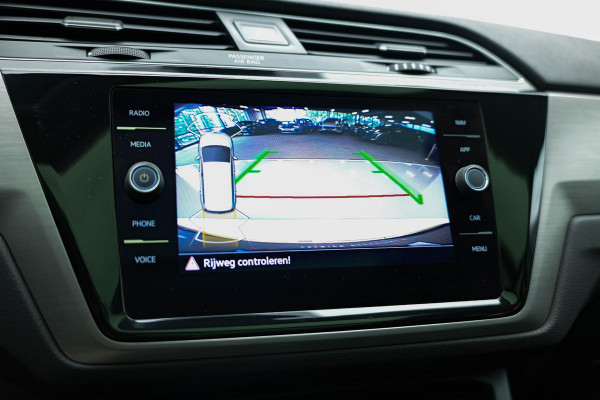 Volkswagen Touran 1.5 TSI Business 7p |Pano|Virtual|Keyless|Dodehoek|ACC|Camera| Volkswagen Touran 1.5 TSI Business 7p |Pano|Virtual|Keyless|Dodehoek|ACC|Camera|