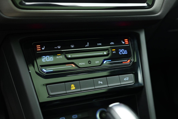 Volkswagen Touran 1.5 TSI Business 7p |Pano|Virtual|Keyless|Dodehoek|ACC|Camera| Volkswagen Touran 1.5 TSI Business 7p |Pano|Virtual|Keyless|Dodehoek|ACC|Camera|