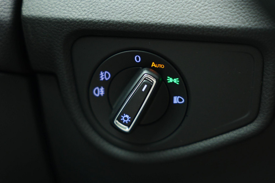 Volkswagen Touran 1.5 TSI Business 7p |Pano|Virtual|Keyless|Dodehoek|ACC|Camera| Volkswagen Touran 1.5 TSI Business 7p |Pano|Virtual|Keyless|Dodehoek|ACC|Camera|