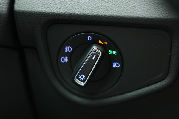 Volkswagen Touran 1.5 TSI Business 7p |Pano|Virtual|Keyless|Dodehoek|ACC|Camera| Volkswagen Touran 1.5 TSI Business 7p |Pano|Virtual|Keyless|Dodehoek|ACC|Camera|