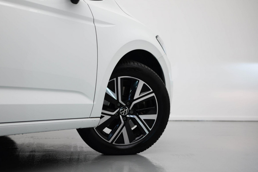 Volkswagen Touran 1.5 TSI Business 7p |Pano|Virtual|Keyless|Dodehoek|ACC|Camera| Volkswagen Touran 1.5 TSI Business 7p |Pano|Virtual|Keyless|Dodehoek|ACC|Camera|