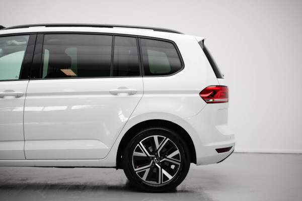 Volkswagen Touran 1.5 TSI Business 7p |Pano|Virtual|Keyless|Dodehoek|ACC|Camera| Volkswagen Touran 1.5 TSI Business 7p |Pano|Virtual|Keyless|Dodehoek|ACC|Camera|