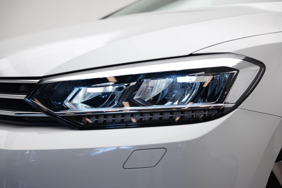 Volkswagen Touran 1.5 TSI Business 7p |Pano|Virtual|Keyless|Dodehoek|ACC|Camera| Volkswagen Touran 1.5 TSI Business 7p |Pano|Virtual|Keyless|Dodehoek|ACC|Camera|