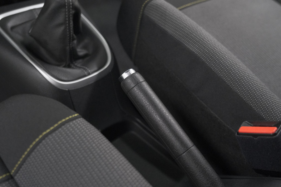 Citroën C3 PureTech 82 C-Series | Trekhaak | Camera | Apple Carplay | Allseason Banden