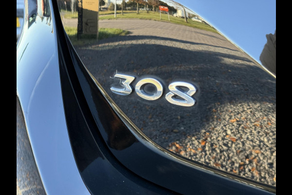 Peugeot 308 SW 1.2 PureTech Blue Lease Premium 2e Eigenaar,Camera,Navi,Pano,131pk,6 Bak,Clima,Cruise,N.A.P,Pdc V+A,Lm velgen,Apk tot 03-2027