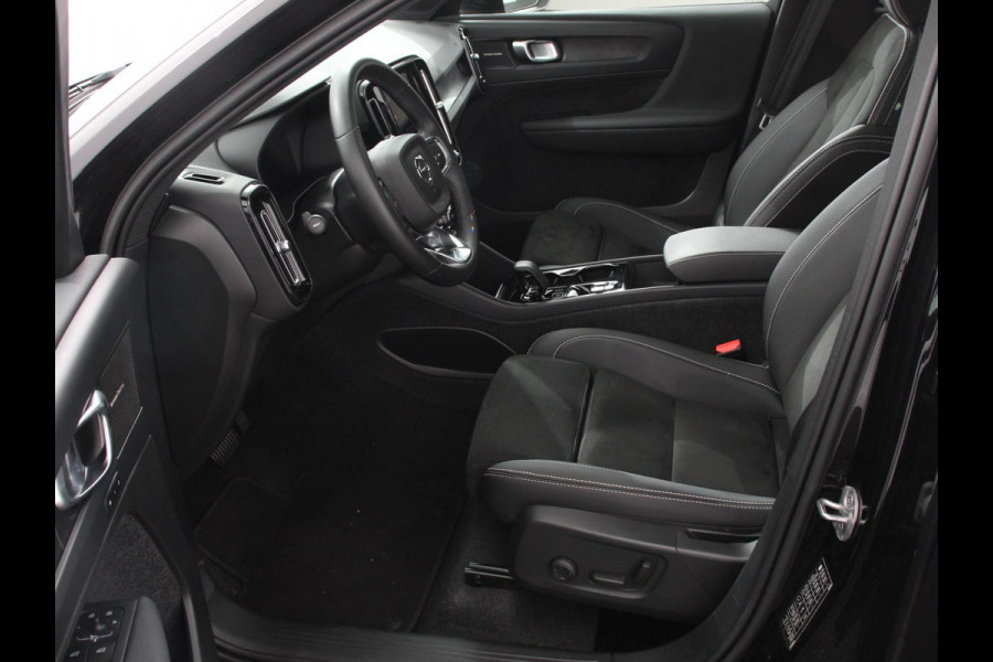 Volvo XC40 1.5 T5 Plug-in hybrid Ultimate Dark Volvo XC40 1.5 T5 Recharge Ultimate Dark MY 2023 PHEV | Electrisch Glazen Panorama dak | Navigatie | Dab | Led | Adaptive Cruise Control | Camera | Parkeer sensoren