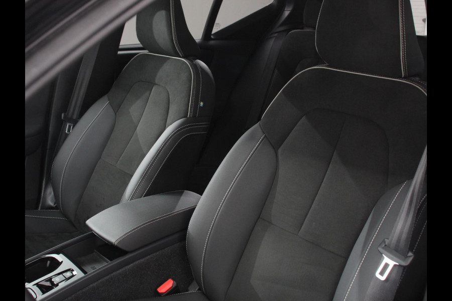 Volvo XC40 1.5 T5 Plug-in hybrid Ultimate Dark Volvo XC40 1.5 T5 Recharge Ultimate Dark MY 2023 PHEV | Electrisch Glazen Panorama dak | Navigatie | Dab | Led | Adaptive Cruise Control | Camera | Parkeer sensoren