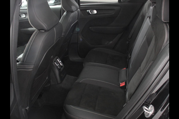 Volvo XC40 1.5 T5 Plug-in hybrid Ultimate Dark Volvo XC40 1.5 T5 Recharge Ultimate Dark MY 2023 PHEV | Electrisch Glazen Panorama dak | Navigatie | Dab | Led | Adaptive Cruise Control | Camera | Parkeer sensoren