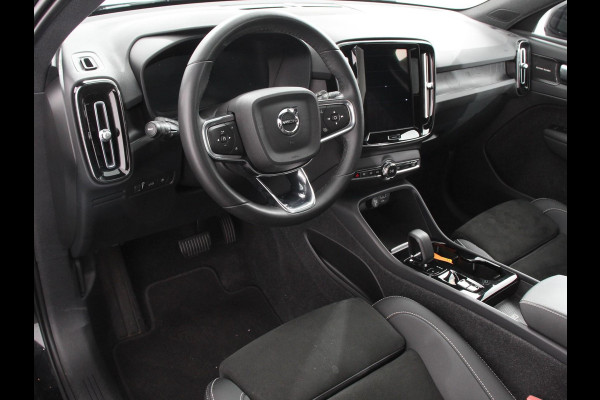 Volvo XC40 1.5 T5 Plug-in hybrid Ultimate Dark Volvo XC40 1.5 T5 Recharge Ultimate Dark MY 2023 PHEV | Electrisch Glazen Panorama dak | Navigatie | Dab | Led | Adaptive Cruise Control | Camera | Parkeer sensoren