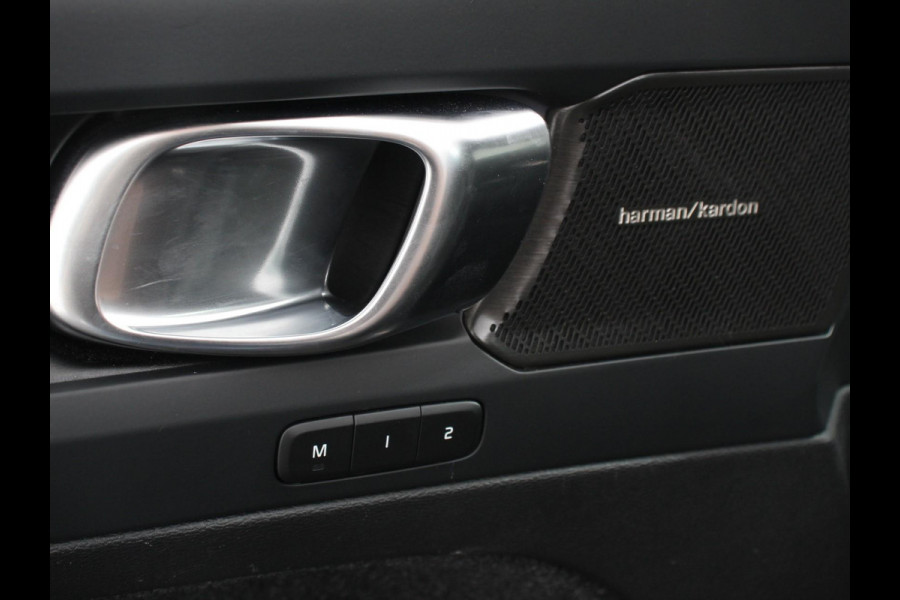 Volvo XC40 1.5 T5 Plug-in hybrid Ultimate Dark Volvo XC40 1.5 T5 Recharge Ultimate Dark MY 2023 PHEV | Electrisch Glazen Panorama dak | Navigatie | Dab | Led | Adaptive Cruise Control | Camera | Parkeer sensoren