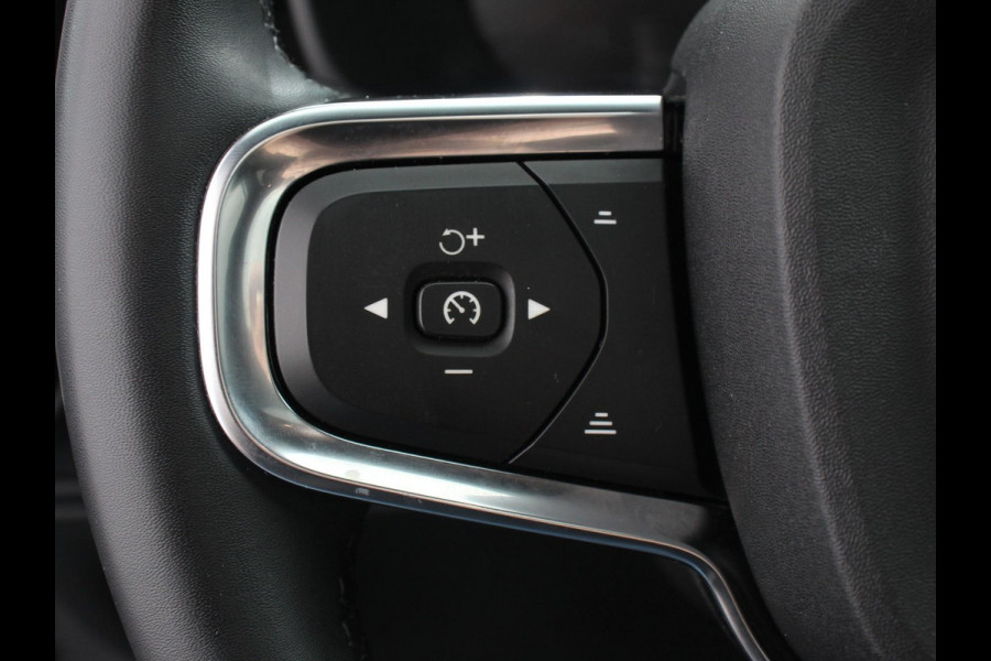 Volvo XC40 1.5 T5 Plug-in hybrid Ultimate Dark Volvo XC40 1.5 T5 Recharge Ultimate Dark MY 2023 PHEV | Electrisch Glazen Panorama dak | Navigatie | Dab | Led | Adaptive Cruise Control | Camera | Parkeer sensoren