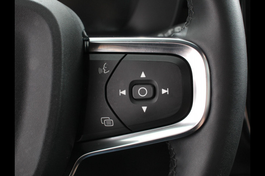 Volvo XC40 1.5 T5 Plug-in hybrid Ultimate Dark Volvo XC40 1.5 T5 Recharge Ultimate Dark MY 2023 PHEV | Electrisch Glazen Panorama dak | Navigatie | Dab | Led | Adaptive Cruise Control | Camera | Parkeer sensoren