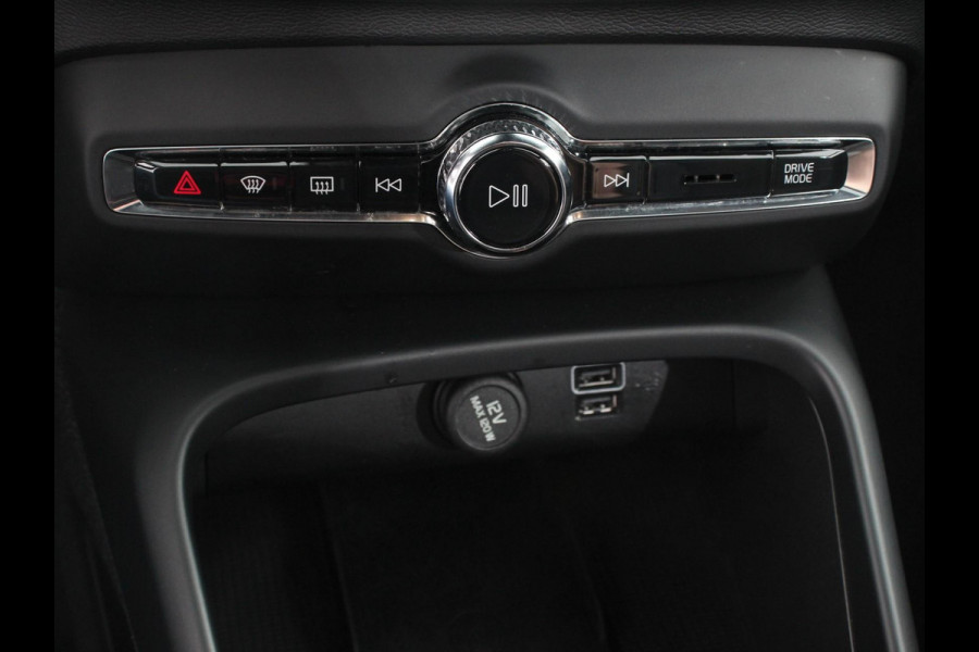 Volvo XC40 1.5 T5 Plug-in hybrid Ultimate Dark Volvo XC40 1.5 T5 Recharge Ultimate Dark MY 2023 PHEV | Electrisch Glazen Panorama dak | Navigatie | Dab | Led | Adaptive Cruise Control | Camera | Parkeer sensoren