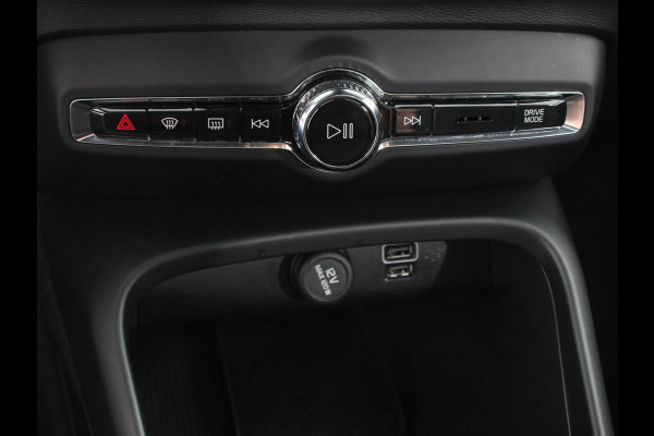 Volvo XC40 1.5 T5 Plug-in hybrid Ultimate Dark Volvo XC40 1.5 T5 Recharge Ultimate Dark MY 2023 PHEV | Electrisch Glazen Panorama dak | Navigatie | Dab | Led | Adaptive Cruise Control | Camera | Parkeer sensoren