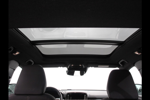 Volvo XC40 1.5 T5 Plug-in hybrid Ultimate Dark Volvo XC40 1.5 T5 Recharge Ultimate Dark MY 2023 PHEV | Electrisch Glazen Panorama dak | Navigatie | Dab | Led | Adaptive Cruise Control | Camera | Parkeer sensoren