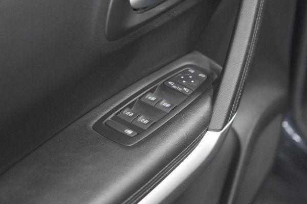 Renault Kadjar TCe 160 EDC Intens | Trekhaak | Camera | Dodehoekdetectie | Apple Carplay | Stoelverwarming