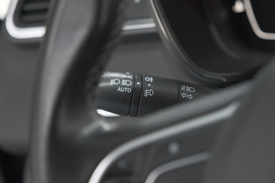 Renault Kadjar TCe 160 EDC Intens | Trekhaak | Camera | Dodehoekdetectie | Apple Carplay | Stoelverwarming