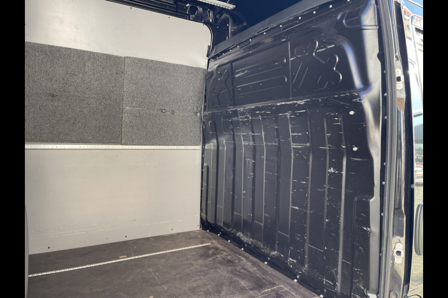 Iveco Daily 35S21H 3.0L Himatic automaat 410 L4H2 / vaste prijs rijklaar € 32.950 ex btw / lease vanaf € 538 / euro 6 diesel / bpm vrij / airco / cruise / camera / laadruimte 475 cm lang !