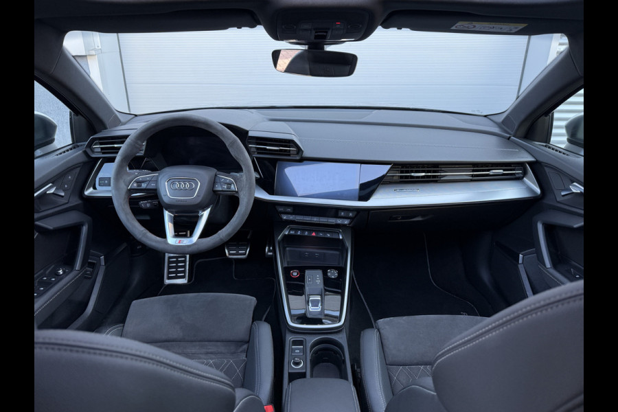 Audi S3 Limousine 2.0 TFSI S3 quattro | Panoramadak | B&O | Park Assist | Camera