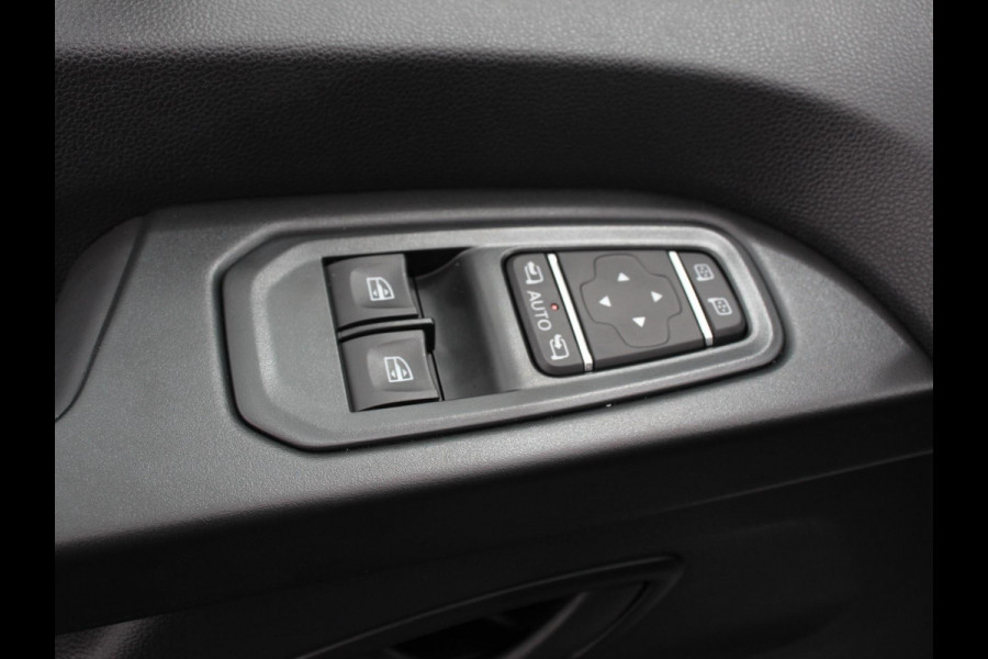 Renault Trafic 2.0 Blue dCi 130 T30 L2H1 Advance Navigatie Airco Lichtmetalen velgen Betimmering  Trekhaak Parkeer sensoren  Dab