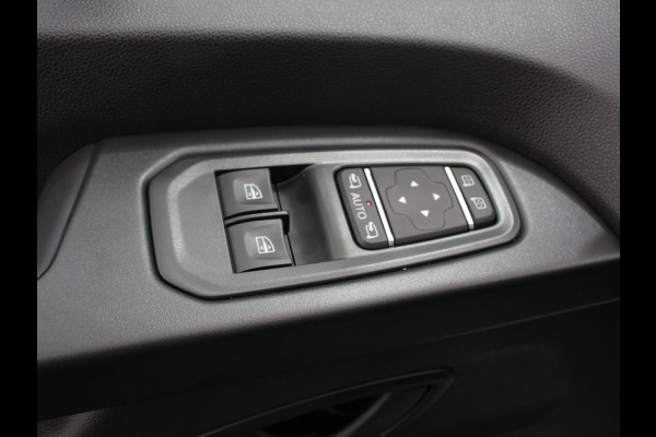 Renault Trafic 2.0 Blue dCi 130 T30 L2H1 Advance Navigatie Airco Lichtmetalen velgen Betimmering  Trekhaak Parkeer sensoren  Dab