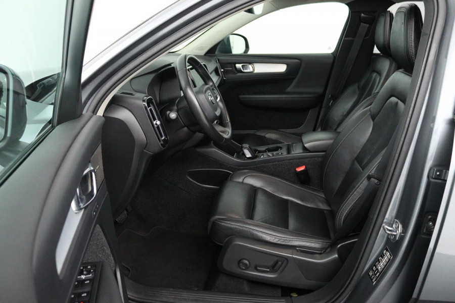 Volvo XC40 2.0 T5 AWD Intro Edition (PANORAMADAK, TREKHAAK, H&K AUDIO, CAMERA, STOEL/STUUR VERWARMING, DIGITALE COCKPIT, CARPLAY)