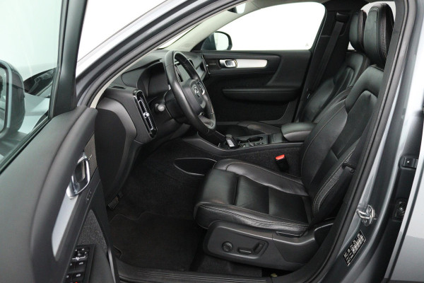 Volvo XC40 2.0 T5 AWD Intro Edition (PANORAMADAK, TREKHAAK, H&K AUDIO, CAMERA, STOEL/STUUR VERWARMING, DIGITALE COCKPIT, CARPLAY)