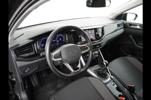Volkswagen Polo 1.0T 96PK Adaptive Cruise Apple Carplay Android Digital-Cockpit-Pro App-Connect Dual-ECC PDC-a+v Stoel-Verwarmd Navi Life Busine Lane-Assist Isofix Voicecommand DAB Front assist ChroomPack. Lmv 2/3Deelbare a-Bank 1e Eigenaar Origineel Nederlandse Auto EURO6 € 25.430 nieuw!