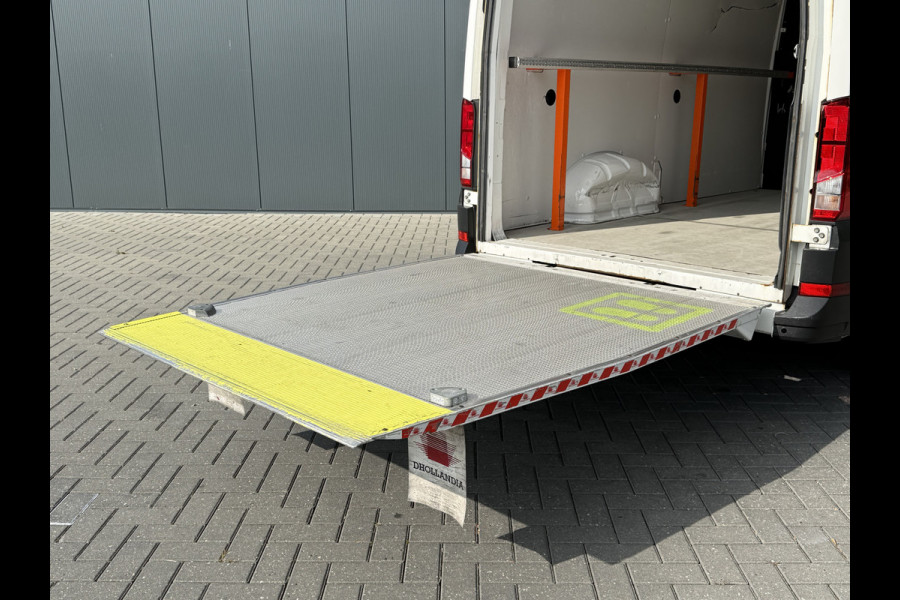 Volkswagen Crafter 35 2.0 TDI 141 PK / L3H3 / DHOLLANDIA HYDR. LAADKLEP / AUTOMAAT / AIRCO / CRUISE / CAMERA