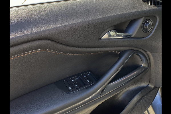 Opel Zafira 1.4 T Tourer Business Executive 7p. - Automaat I Navigatie I Airco I Sport velgen I PDC I Dealer onderhouden